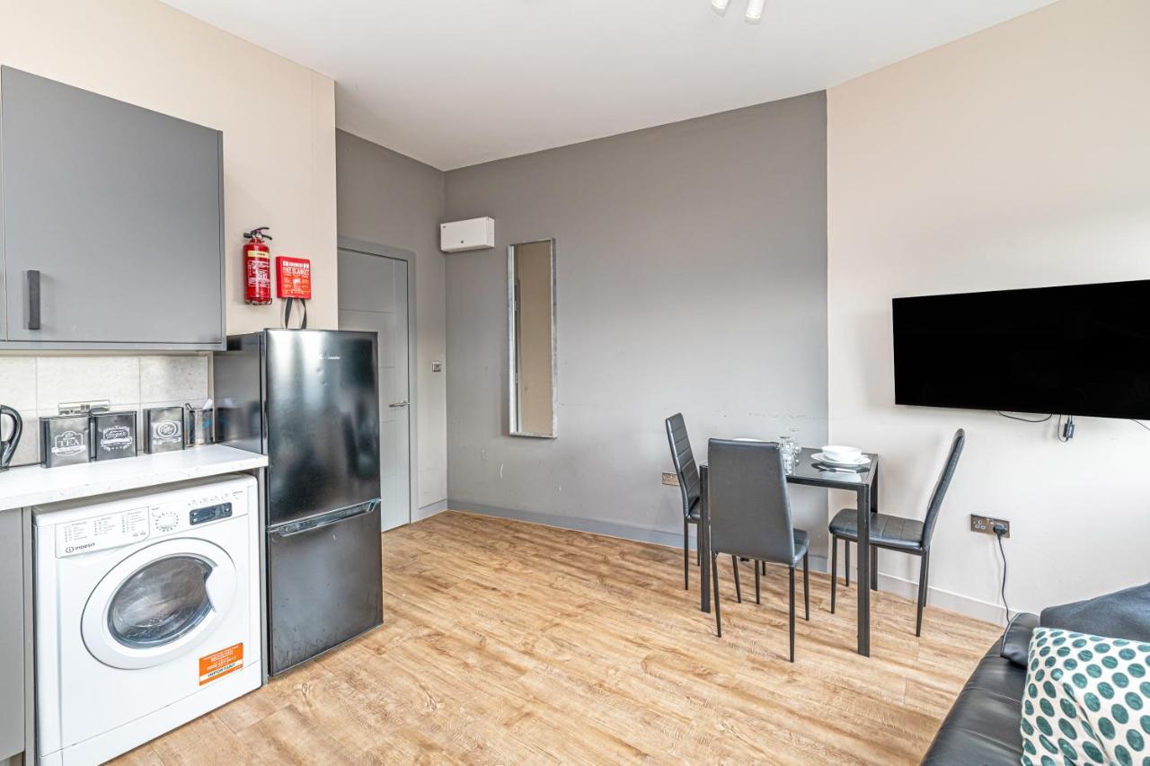 Wigan Central Serviced Apartments Екстериор снимка